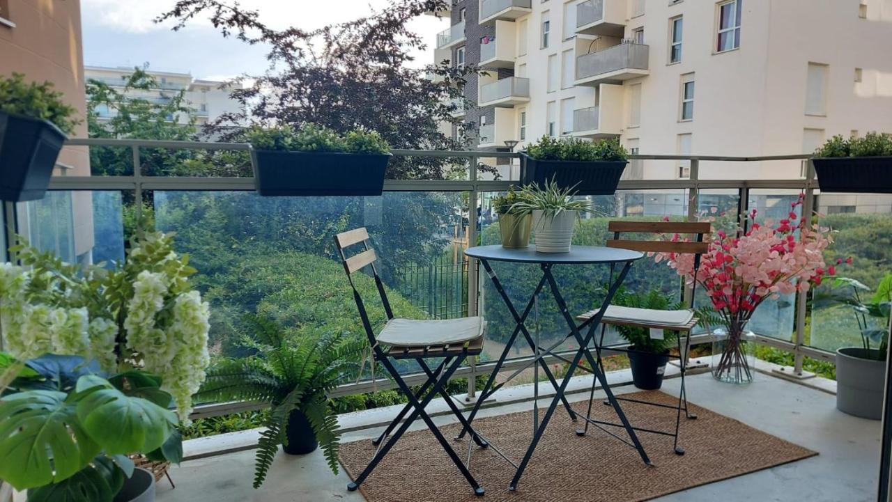 Apartament Studio Charmant Cergy Le Haut Au Pied De La Gare ! Parking Prive ! Zewnętrze zdjęcie